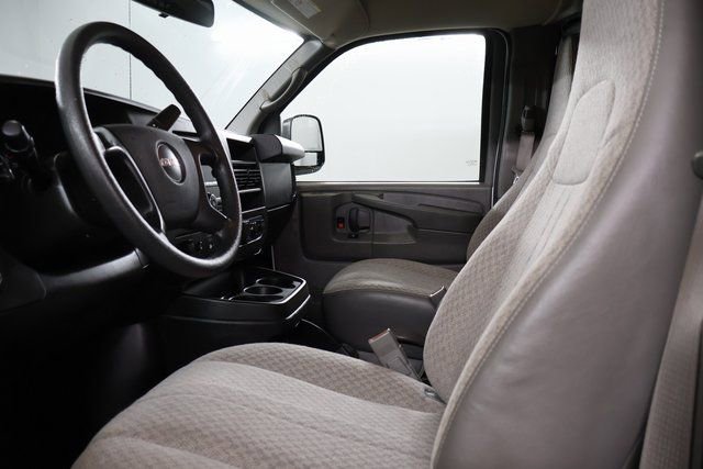 Used 2015 GMC Savana 2500 Extended w/ Chrome Appearance Package image 10