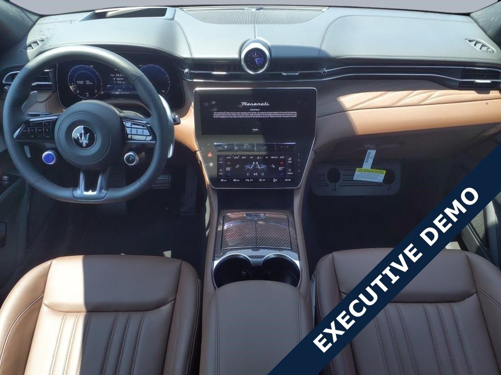 New 2024 Maserati Grecale GT image 3