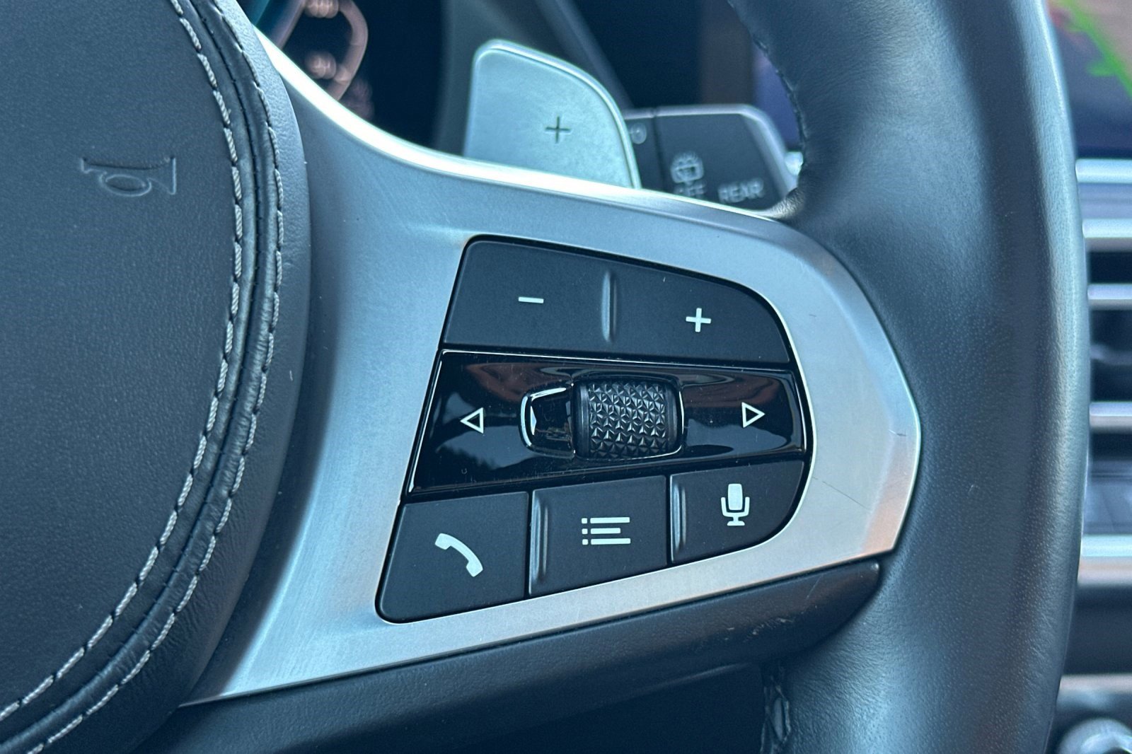 Used 2022 BMW X5 xDrive45e w/ M Sport Package image 31