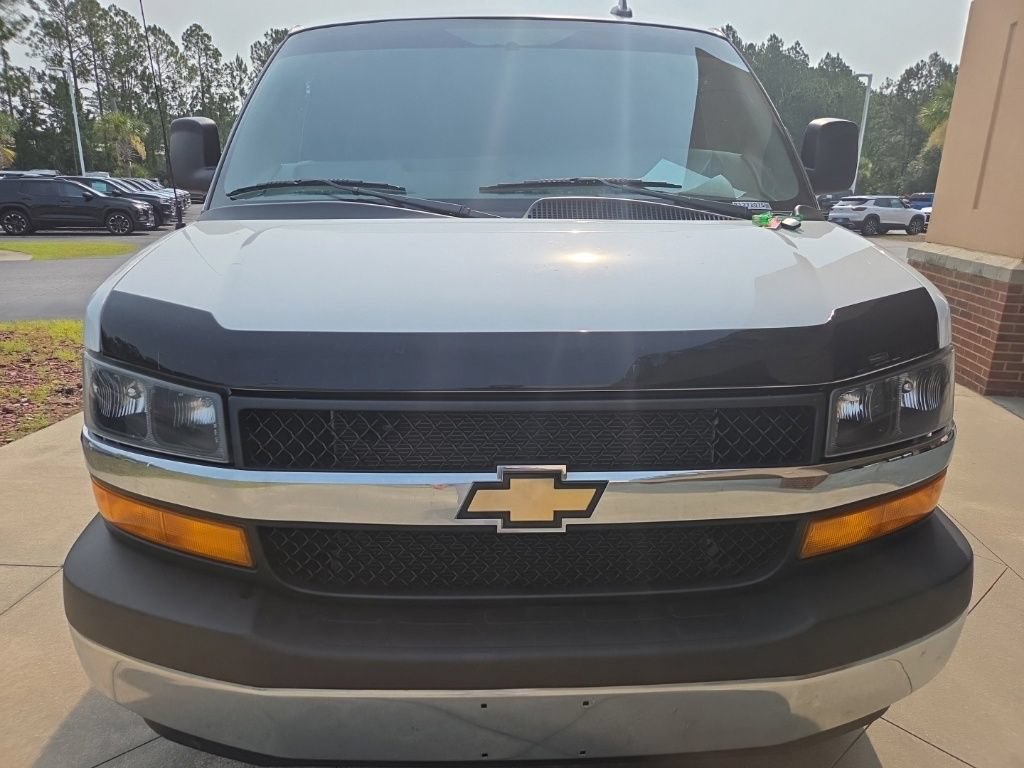 Used 2024 Chevrolet Express 2500 w/ Driver Convenience Package RWD image 9