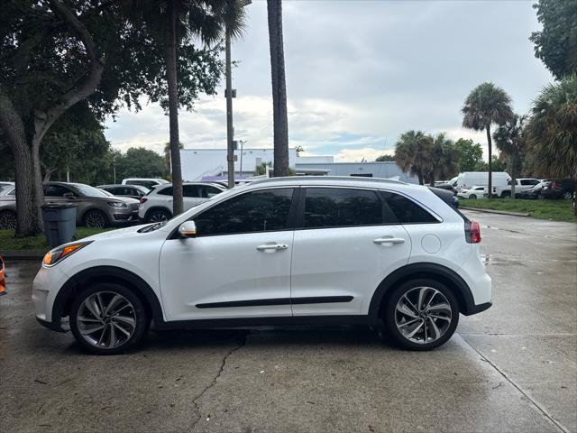 Used 2017 Kia Niro Touring FWD image 12