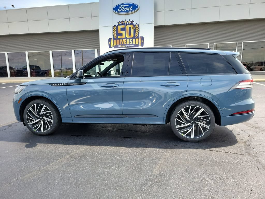 New 2026 Lincoln Aviator Black Label w/ Jet Appearance Package AWD/4WD image 7