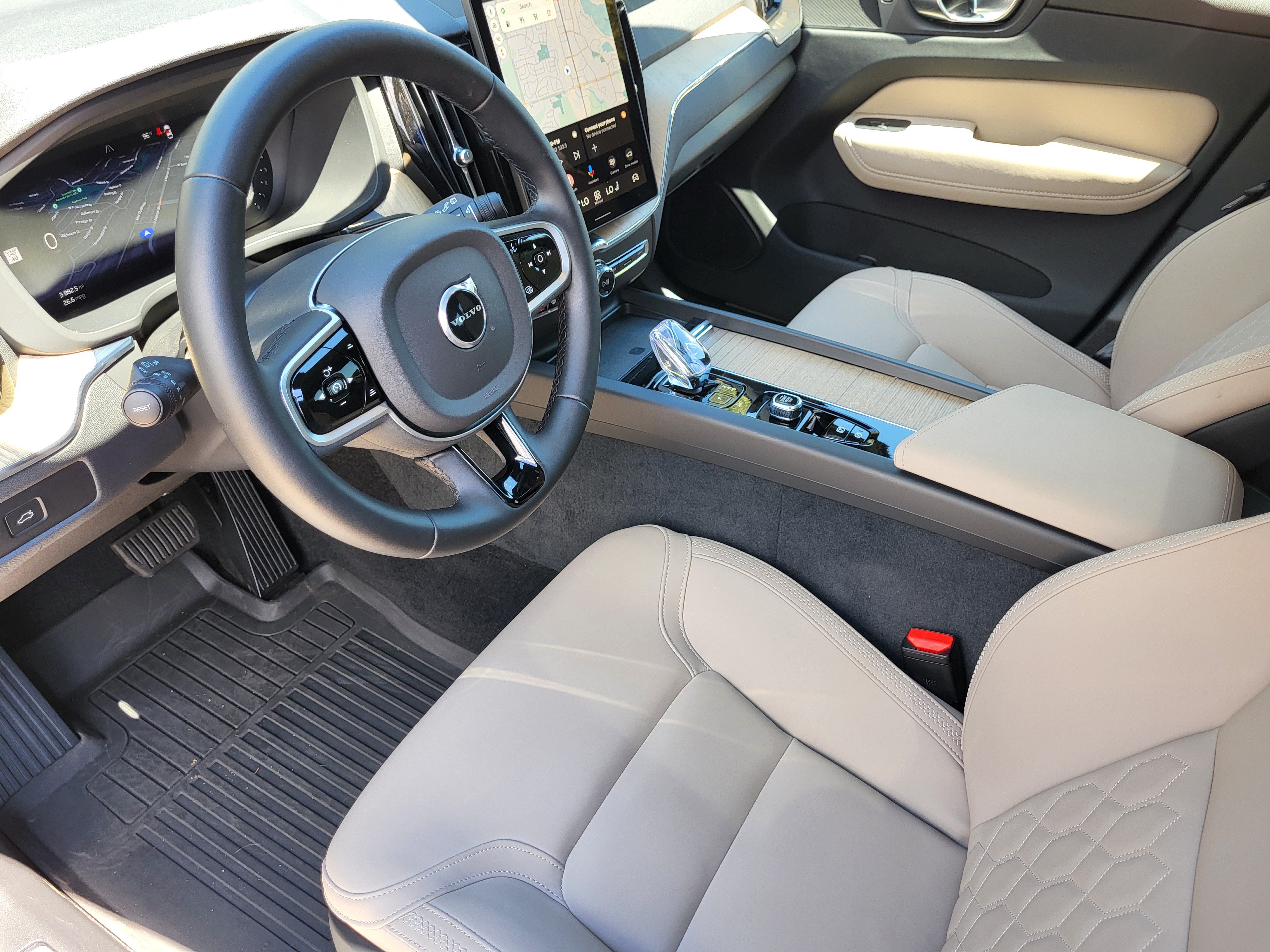 New 2026 Volvo XC60 B5 Plus w/ Climate Package AWD/4WD image 9