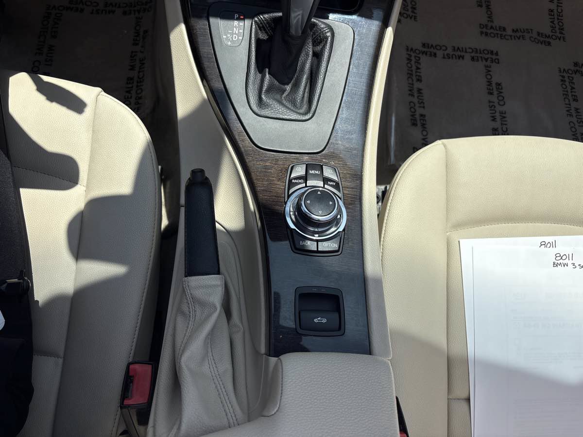 Used 2012 BMW 328i Convertible RWD image 22