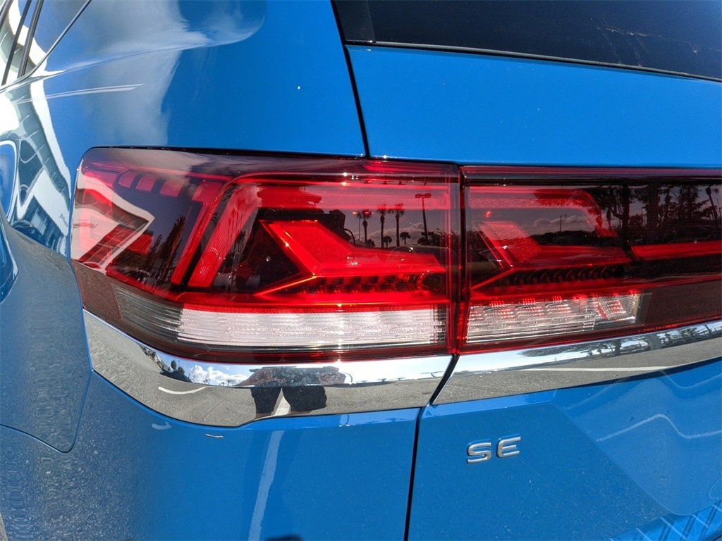 Used 2025 Volkswagen Atlas SE image 14