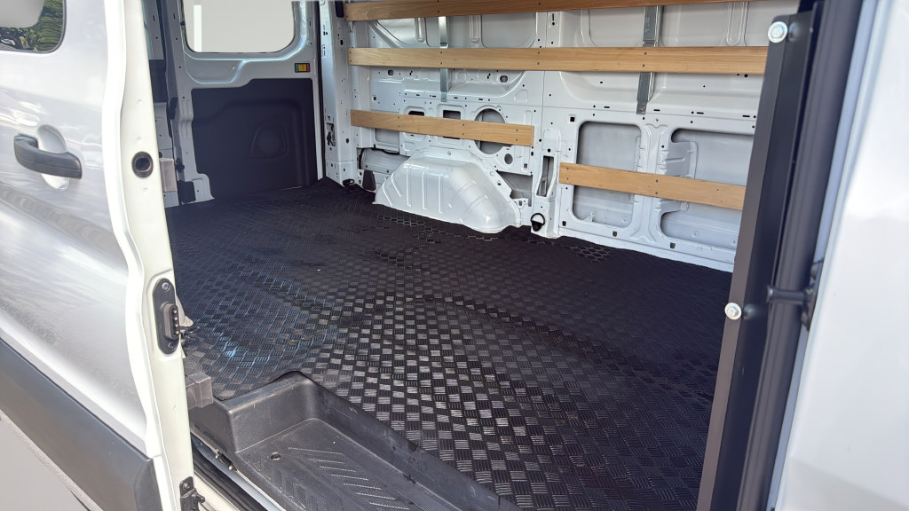 Used 2025 Ford Transit 250 Low Roof w/ Exterior Upgrade Package RWD image 30