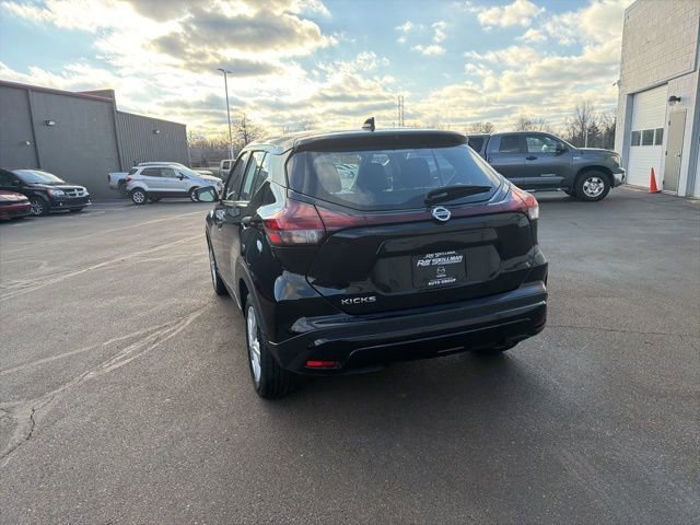 Used 2021 Nissan Kicks S image 10