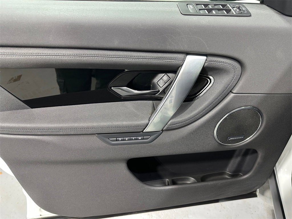 Used 2024 Land Rover Discovery Sport S image 21