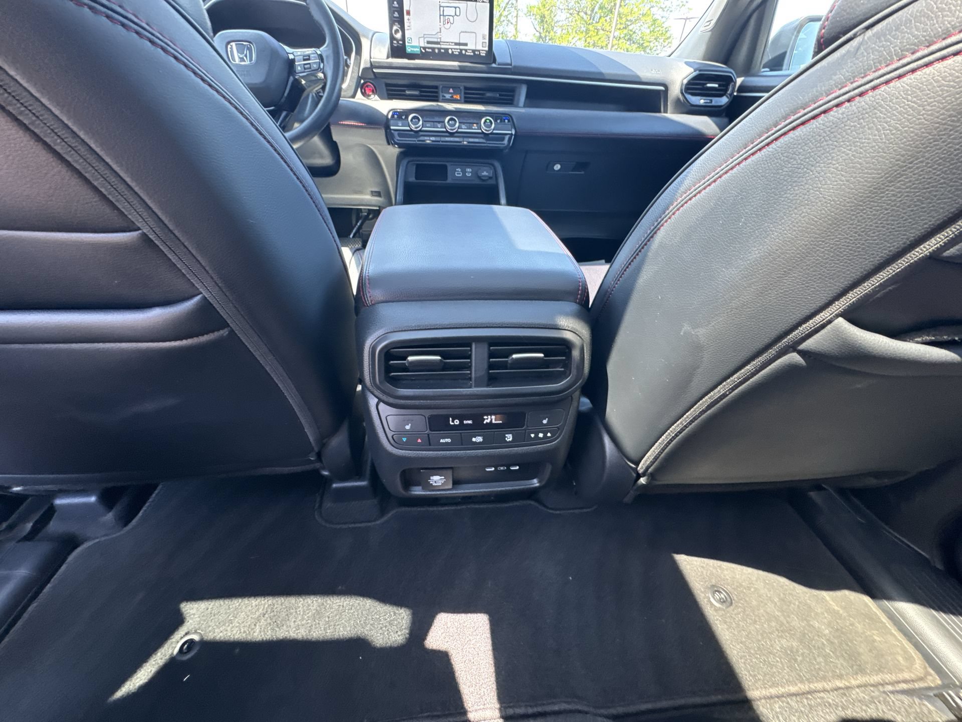 Used 2025 Honda Pilot Black Edition image 22