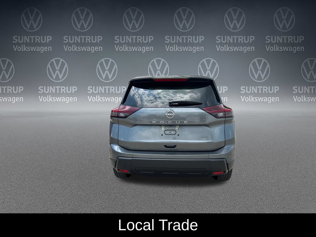 Used 2025 Nissan Rogue SV AWD/4WD image 4