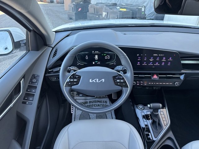 Certified 2024 Kia Niro EX Touring image 26