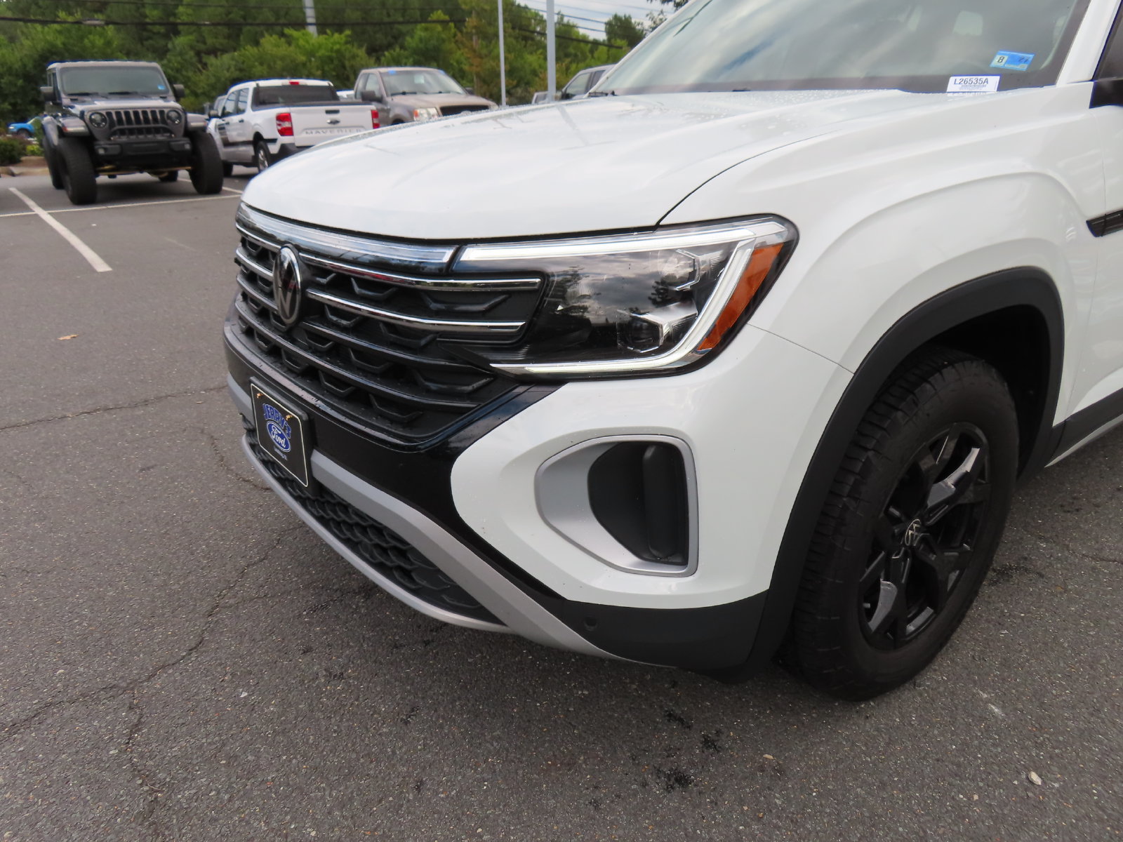 Used 2025 Volkswagen Atlas Peak Edition SE AWD/4WD image 9
