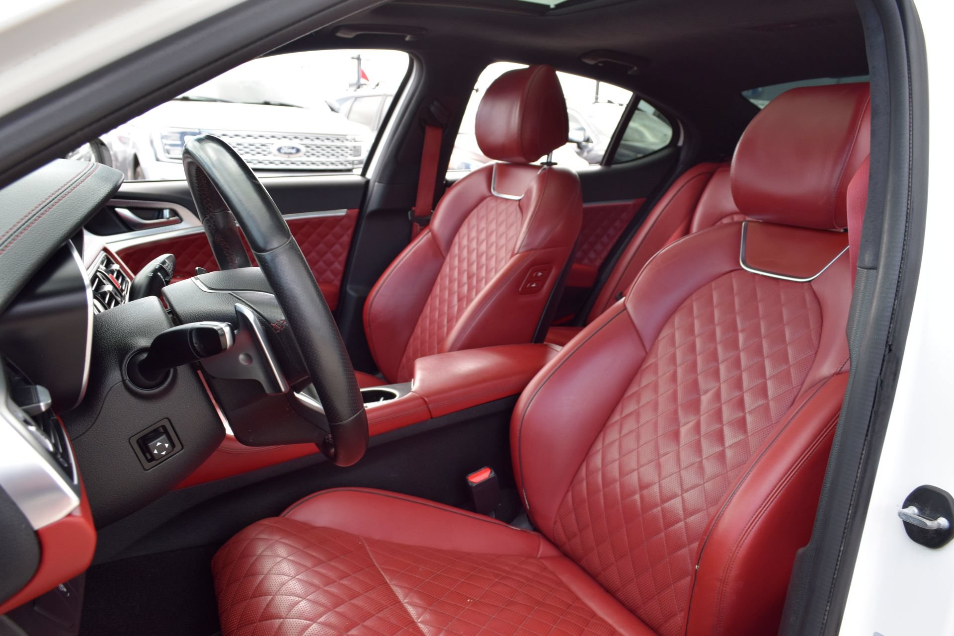 Used 2022 Genesis G70 3.3T Launch Edition RWD image 16
