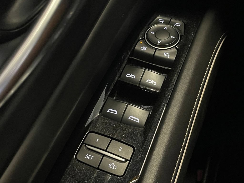 Used 2023 Cadillac Escalade Sport Platinum w/ LPO, ONYX Package AWD/4WD image 25