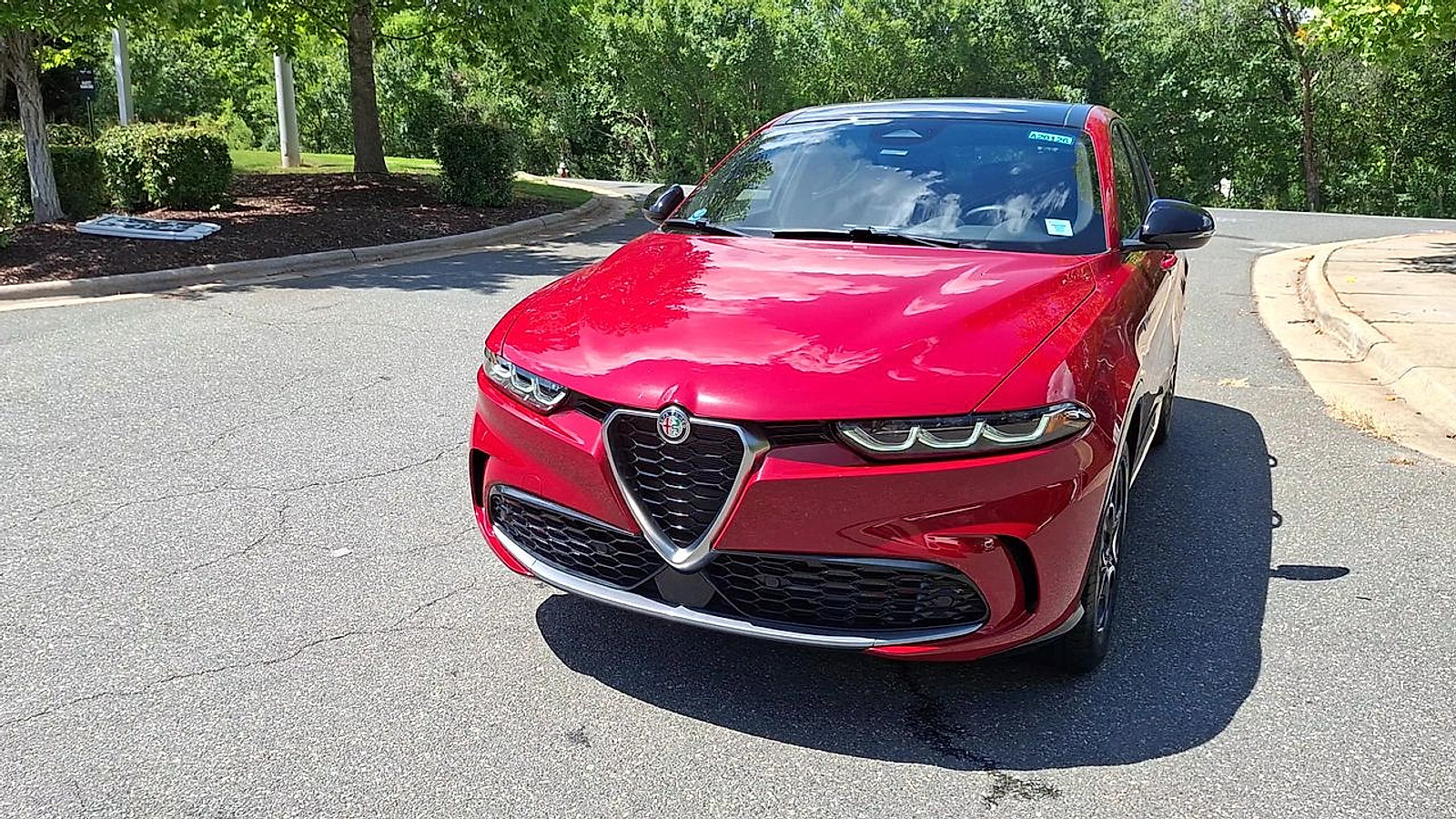 Used 2024 Alfa Romeo Tonale Ti w/ Premium Interior Package AWD/4WD image 3