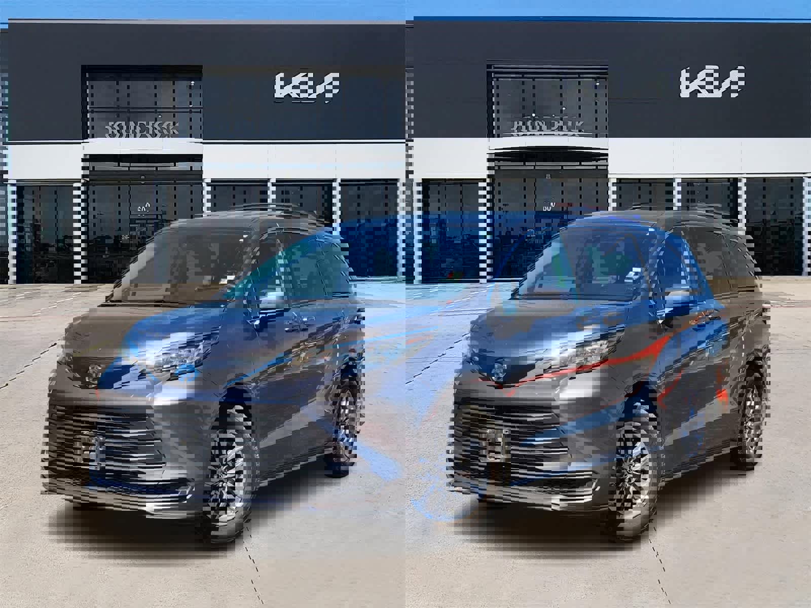 Used 2022 Toyota Sienna LE