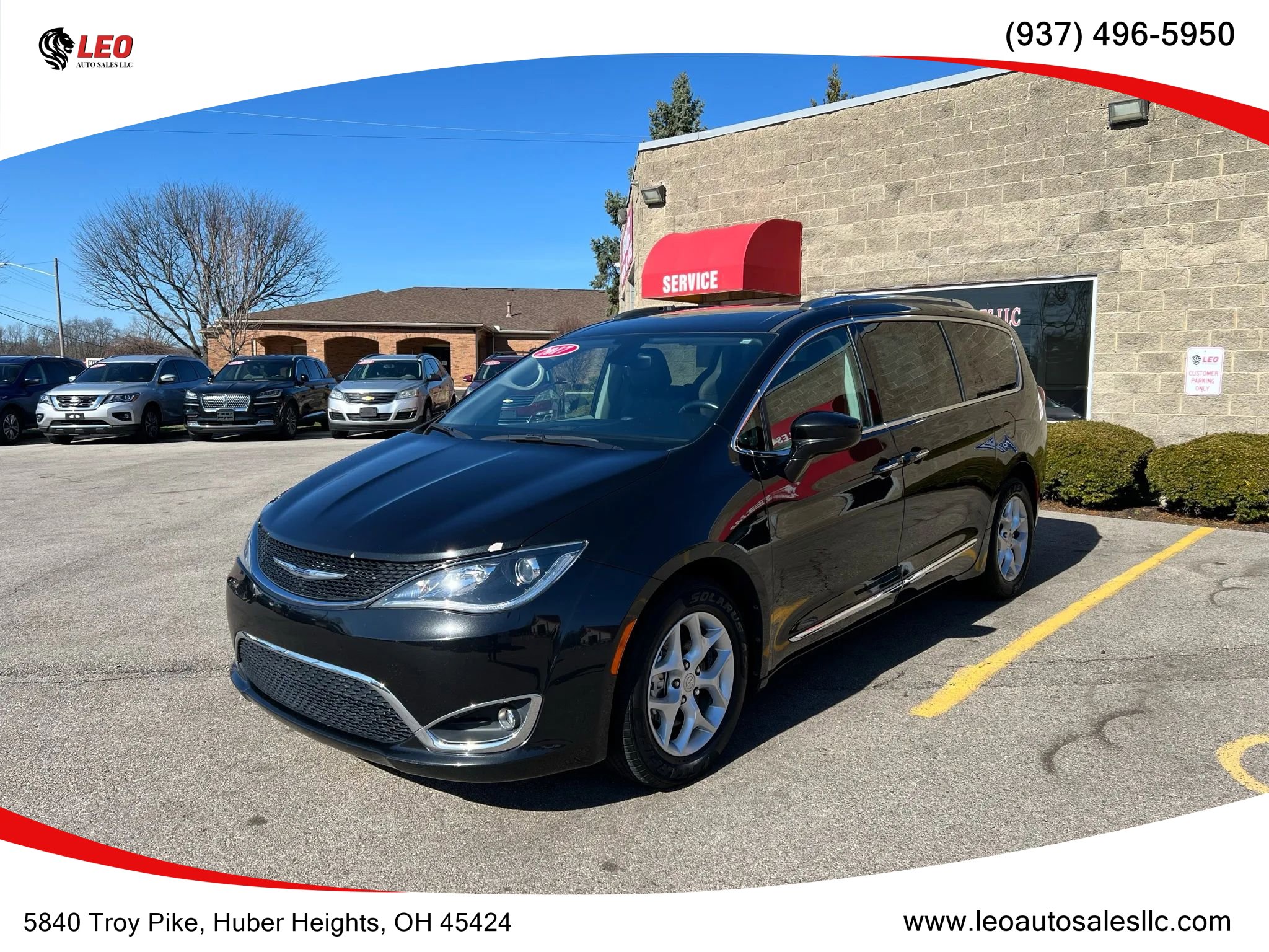 Used 2017 Chrysler Pacifica Touring-L Plus w/ Tire & Wheel Group image 1
