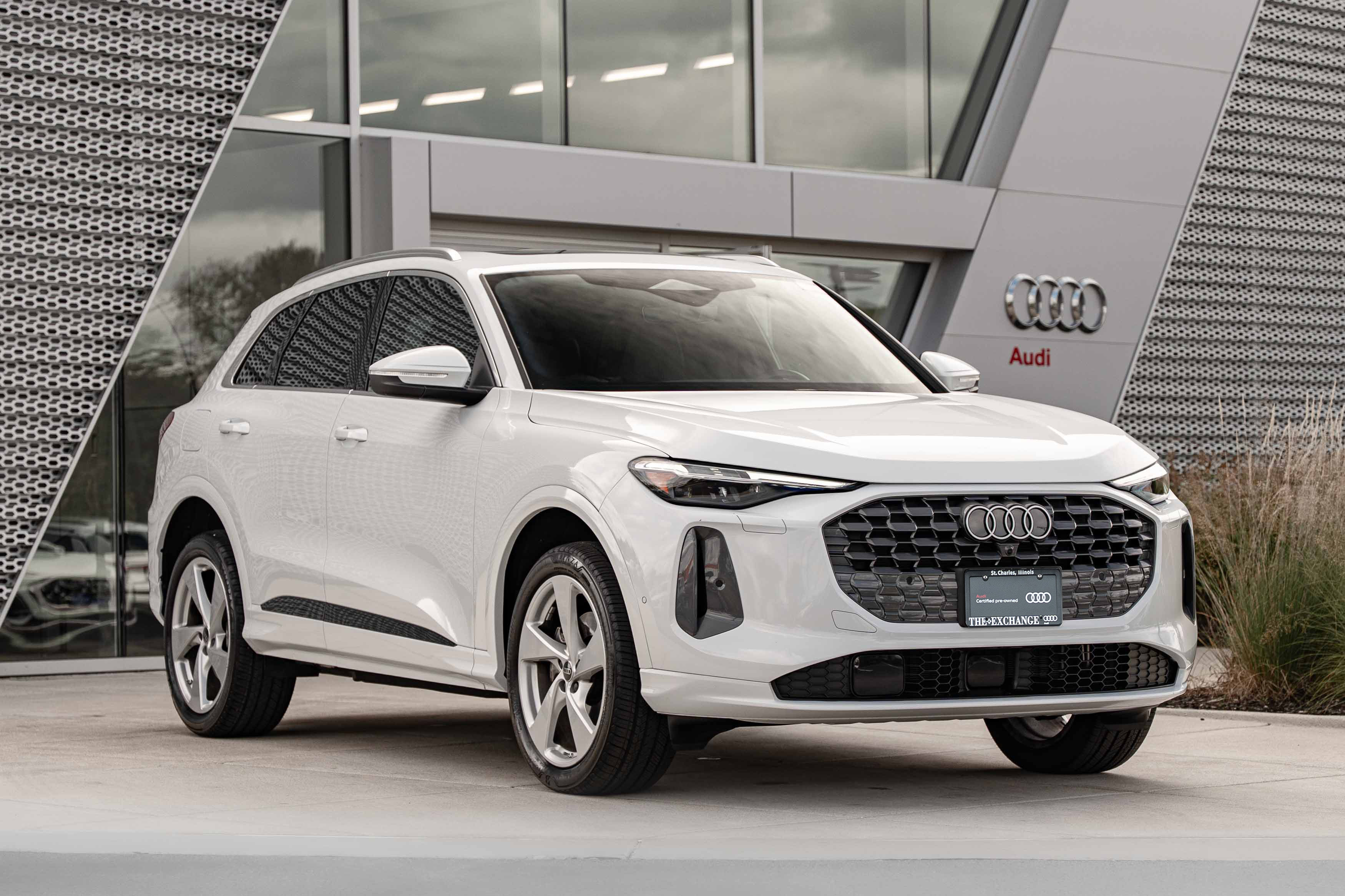 Certified 2025 Audi Q5 Premium w/ Premium Plus