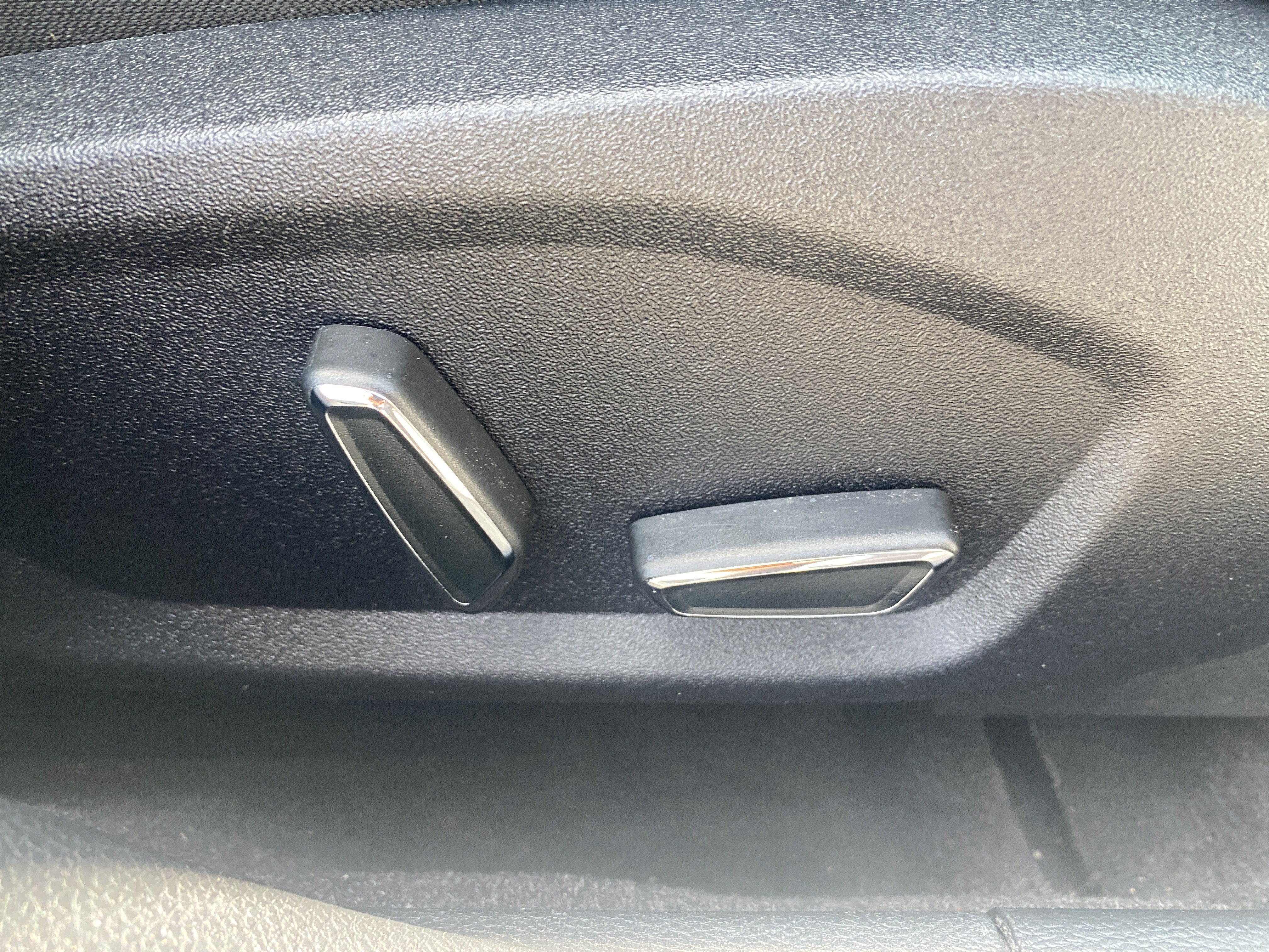 Used 2019 Ford Fusion SE FWD image 30