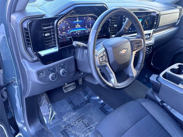 Used 2025 Chevrolet Silverado 1500 LT image 9