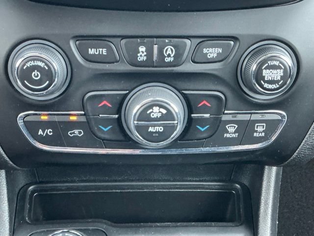Used 2020 Jeep Cherokee Limited AWD/4WD image 26
