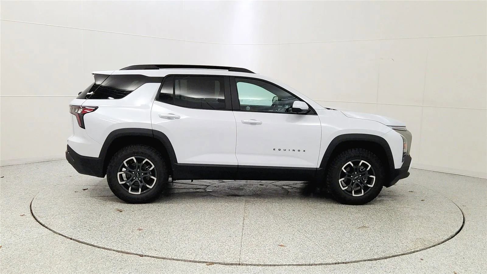 New 2026 Chevrolet Equinox ACTIV w/ Convenience Package III FWD image 8