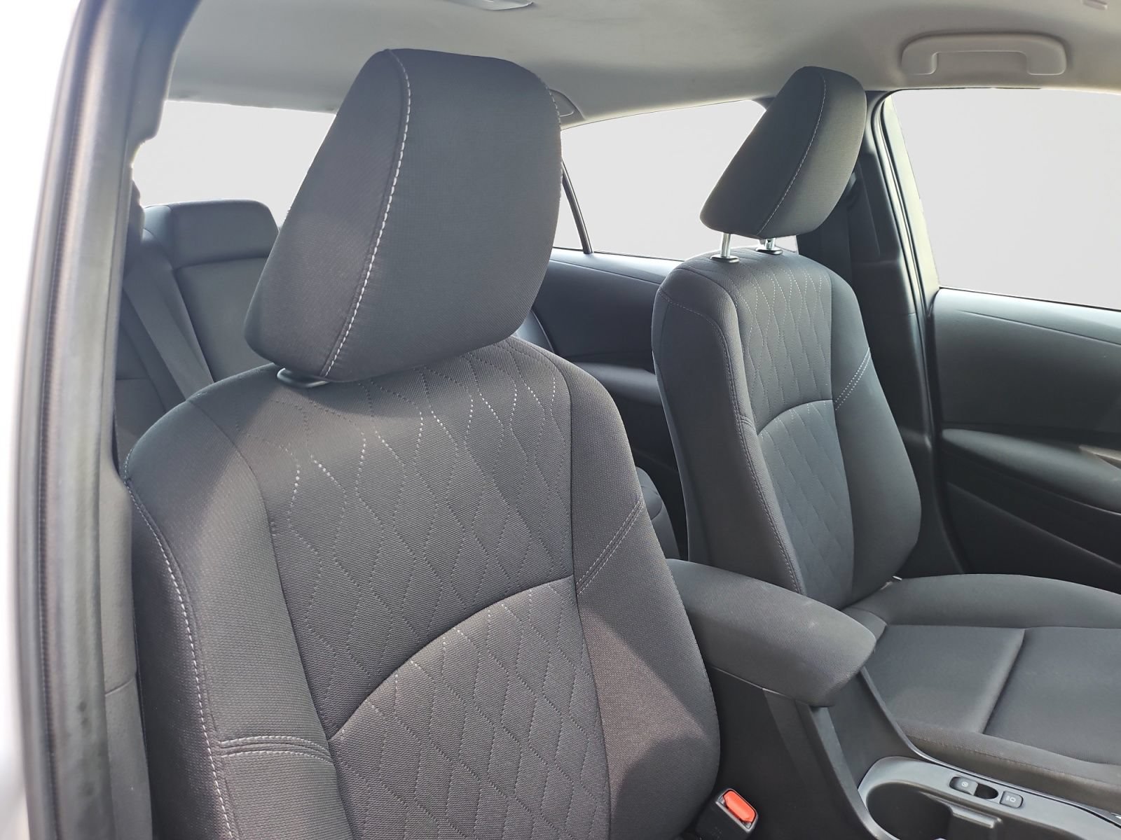 Used 2025 Toyota Corolla LE FWD image 18
