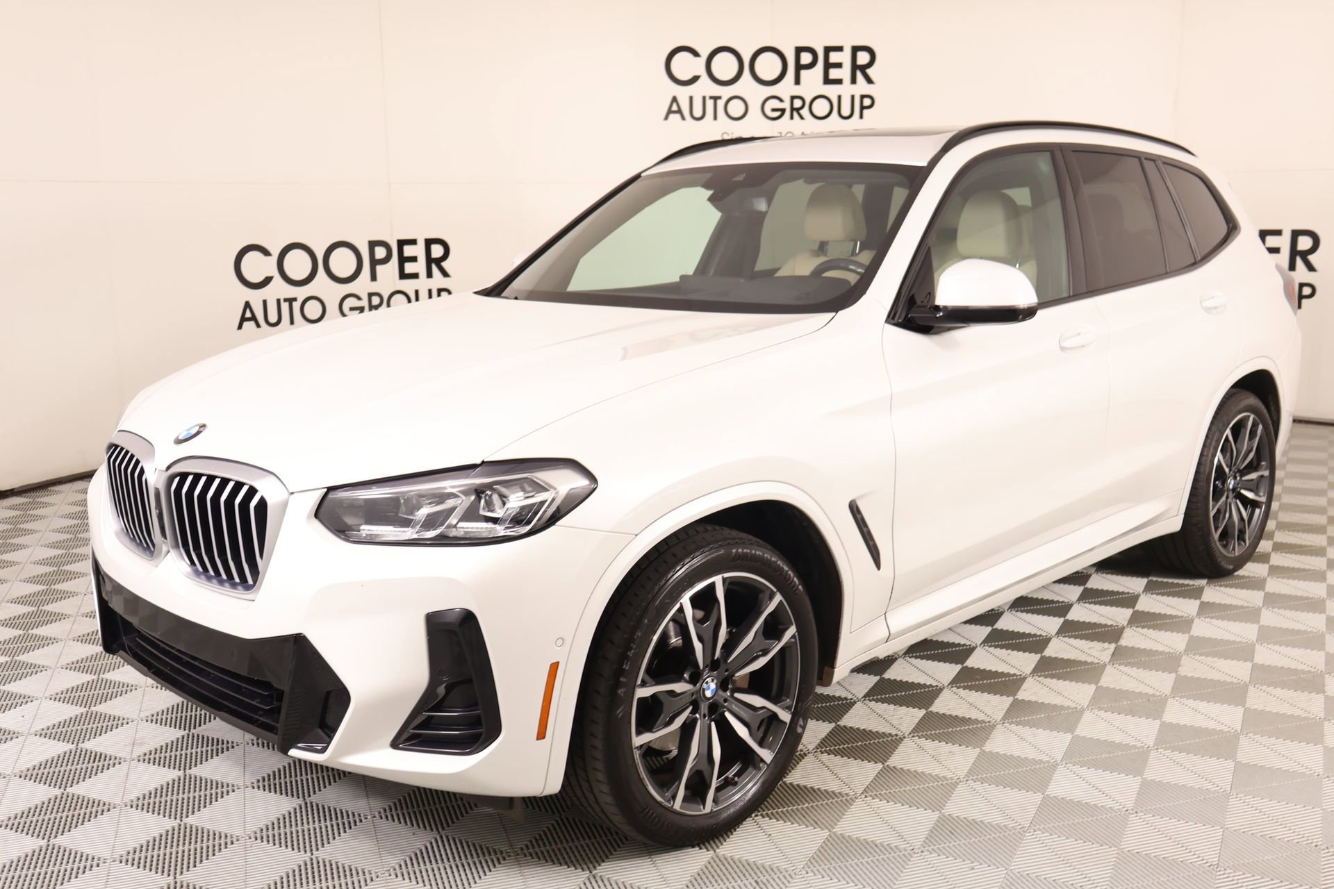 Used 2023 BMW X3 xDrive30i w/ M Sport Package image 11