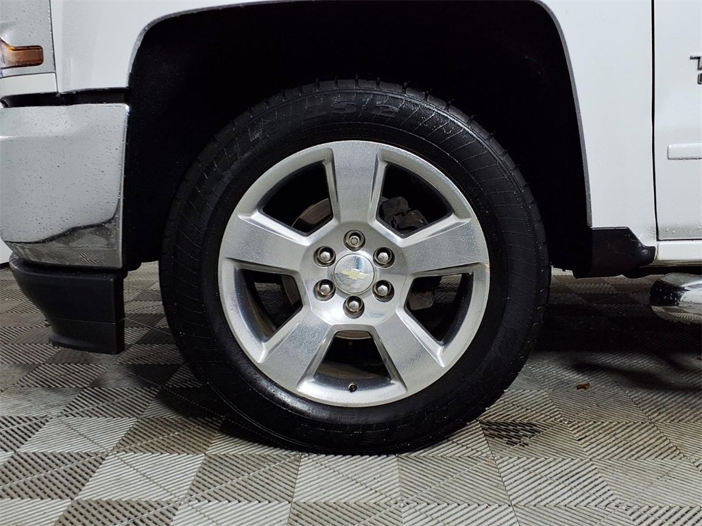Used 2018 Chevrolet Silverado 1500 LT w/ Texas Edition image 8