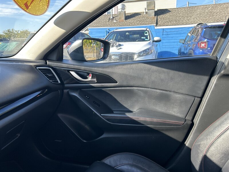 Used 2015 MAZDA MAZDA3 i Grand Touring FWD image 12