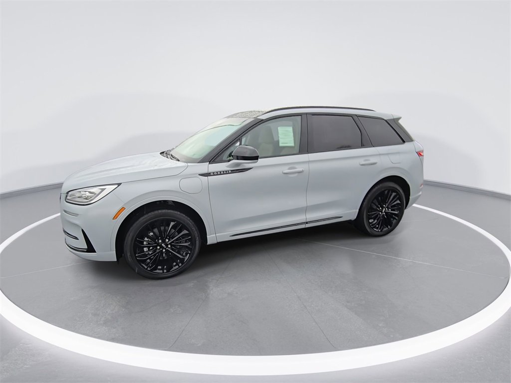 Used 2025 Lincoln Corsair Grand Touring w/ Jet Appearance Package image 4