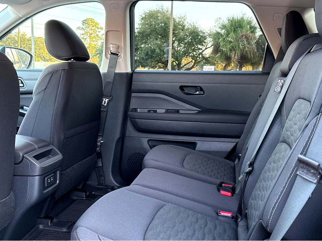 New 2026 Nissan Pathfinder SV image 16