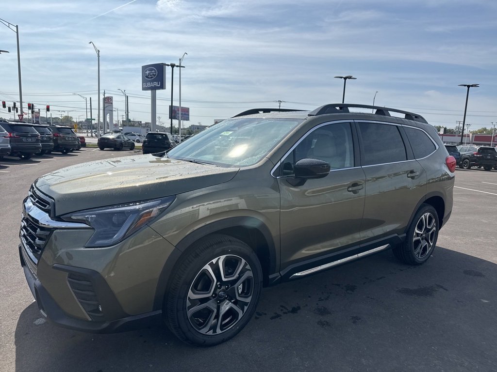 New 2025 Subaru Ascent Limited image 3