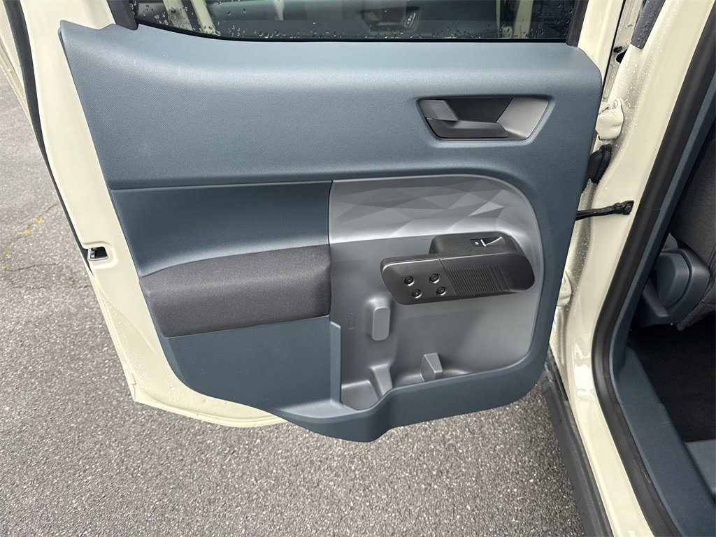 Certified 2025 Ford Maverick XL w/ Equipment Group 102A image 21