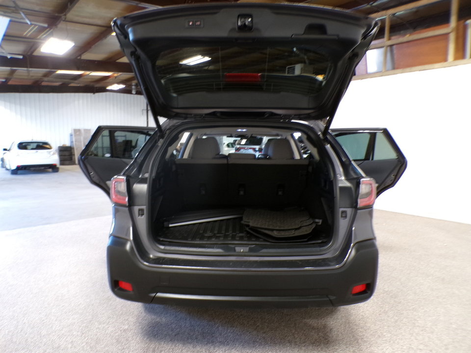 Used 2024 Subaru Outback Premium image 13