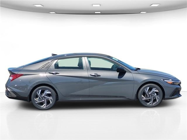 New 2025 Hyundai Elantra SEL FWD image 11