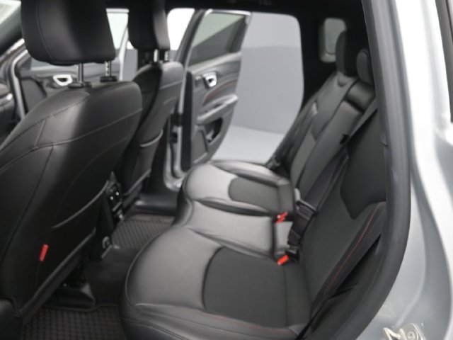 Used 2024 Jeep Compass Trailhawk w/ Sun and Sound Group AWD/4WD image 19