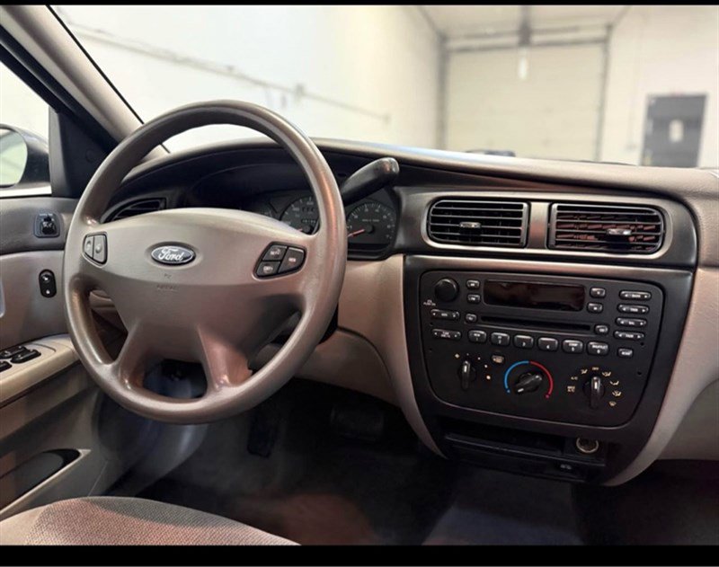 Used 2002 Ford Taurus SES FWD image 13