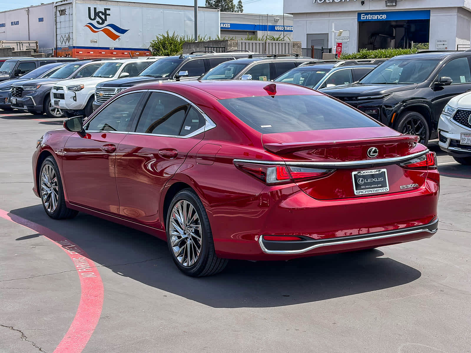 Used 2024 Lexus ES 300h w/ Accessory Package (Z2) FWD image 2