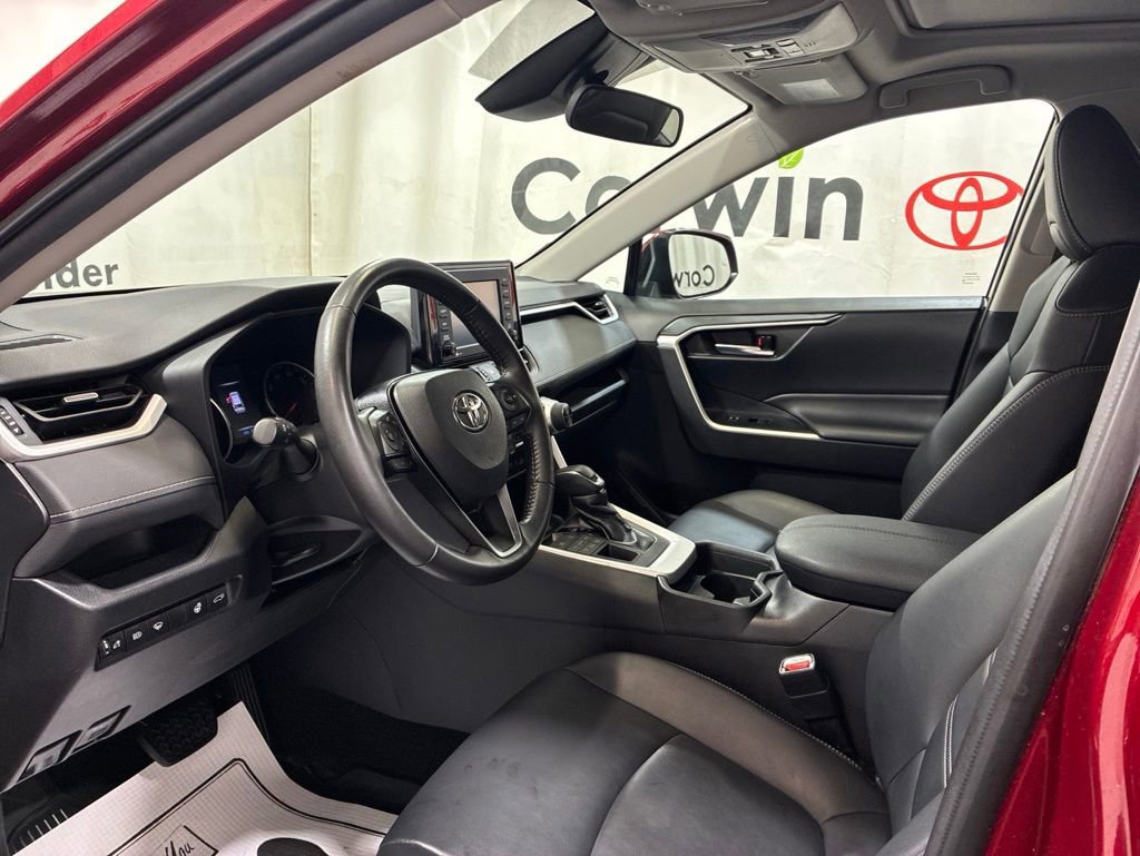 Used 2021 Toyota RAV4 XLE Premium AWD/4WD image 23