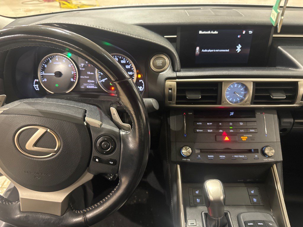 Used 2016 Lexus IS 200t w/ Premium Package RWD image 38
