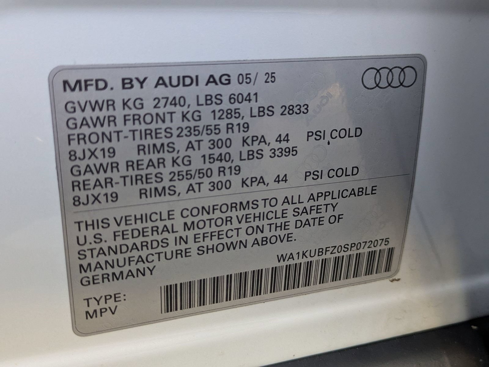 Used 2025 Audi Q4 e-tron Premium w/ Convenience Package AWD/4WD image 17