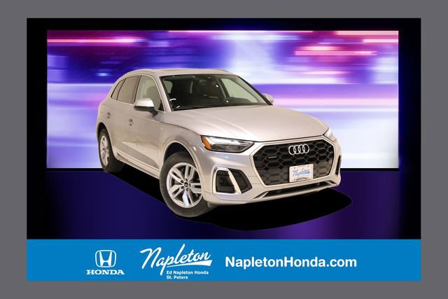 Used 2023 Audi Q5 2.0T Premium w/ Convenience Package image 1