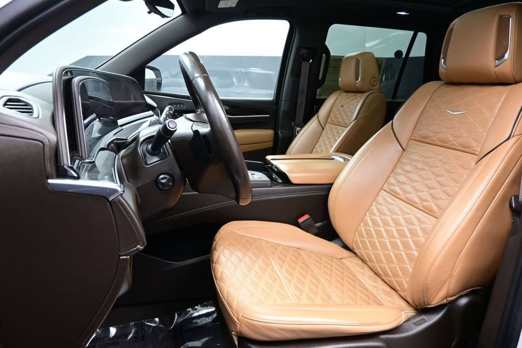 Used 2022 Cadillac Escalade Premium Luxury AWD/4WD image 9