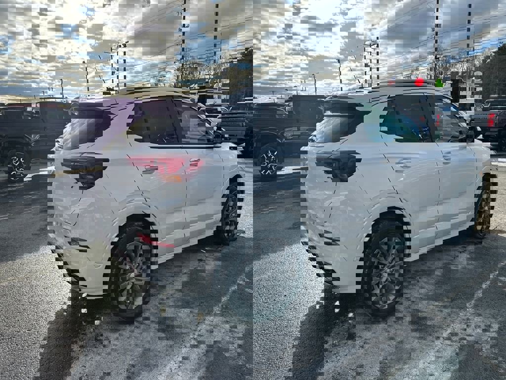 Used 2022 Buick Encore GX Select w/ Sport Touring Package image 4