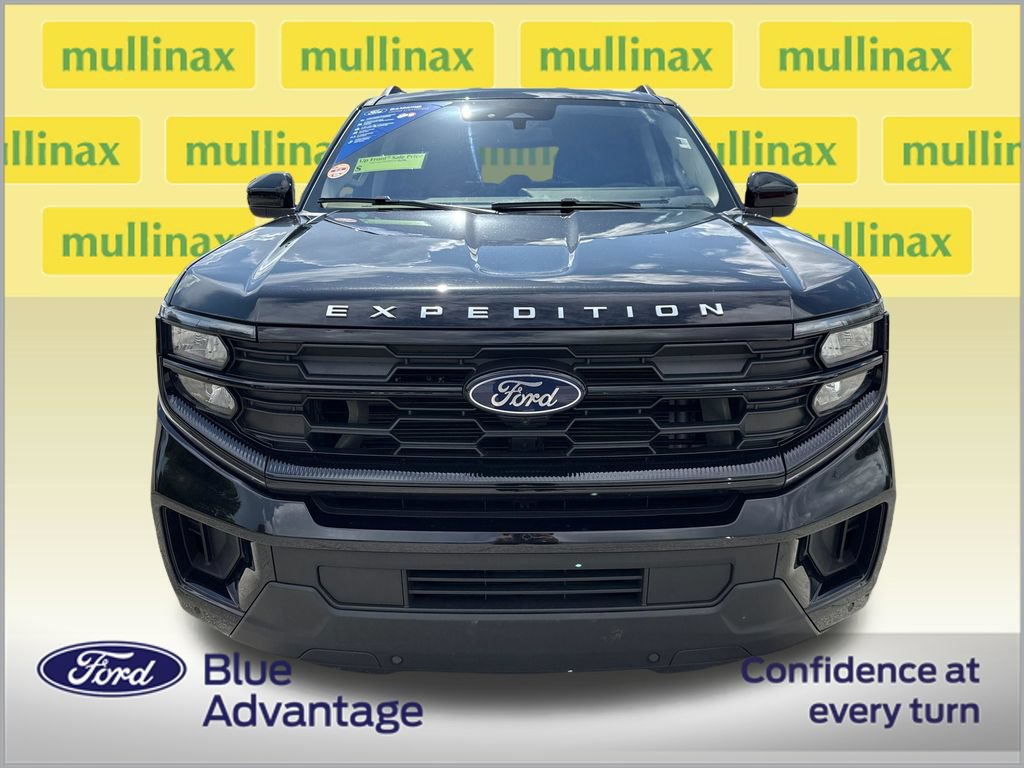 Used 2025 Ford Expedition Active RWD image 11