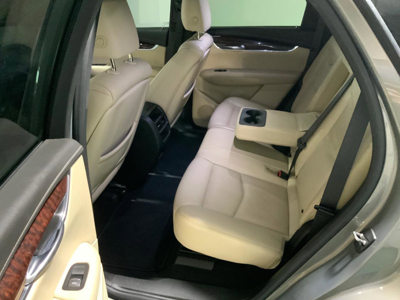 Used 2017 Cadillac XT5 Luxury FWD image 11
