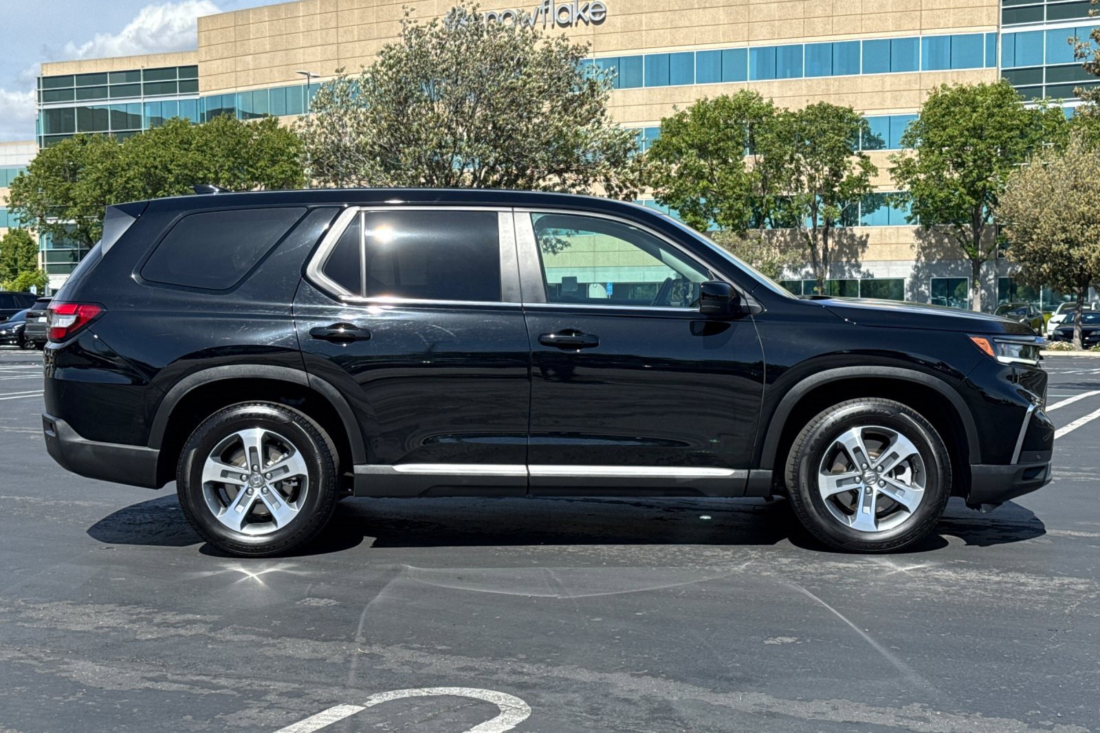 Used 2024 Honda Pilot EX-L image 3