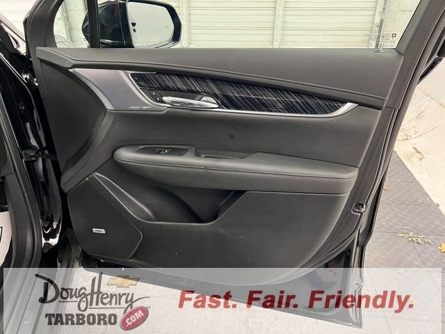 Used 2025 Cadillac XT6 Premium Luxury image 45