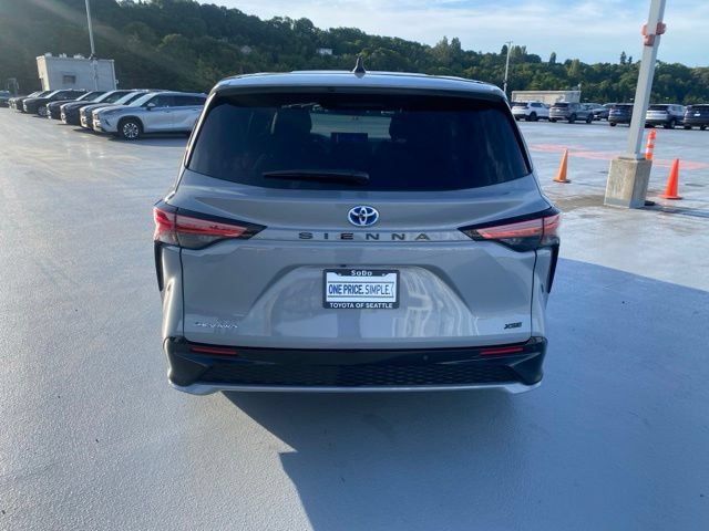 Certified 2025 Toyota Sienna XSE AWD/4WD image 11